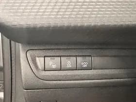 Peugeot 2008 1.2 PureTech Allure Aut. thumbnail 21