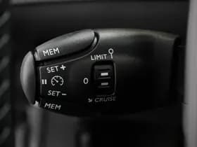 Peugeot 2008 1.2 Hybrid 136 pk Automaat Allure thumbnail 14