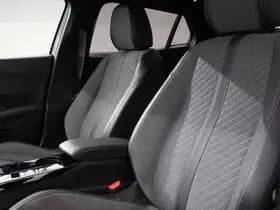 Peugeot 2008 1.2 Hybrid 136 pk Automaat Allure thumbnail 10