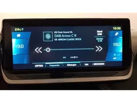 Peugeot E-2008 EV Allure Pack 50 kWh thumbnail 17