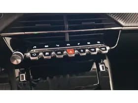 Peugeot E-2008 EV Allure Pack 50 kWh thumbnail 18