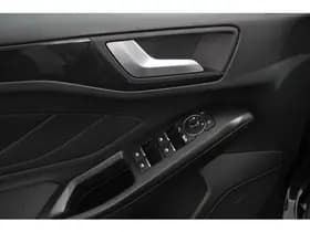 Ford FOCUS Wagon 1.0 EcoBoost ST Line 125 Pk thumbnail 26