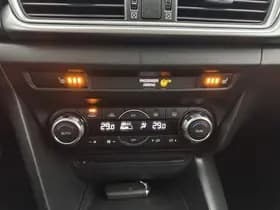 Mazda 3 thumbnail 17
