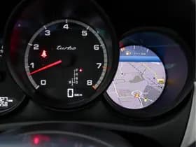 Porsche Macan thumbnail 17