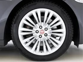 Jaguar Xj thumbnail 30