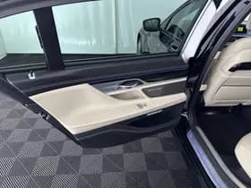 Bmw 7 serie thumbnail 12