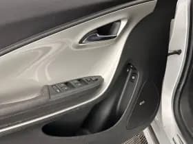 Opel Ampera thumbnail 23