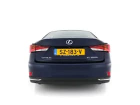 Lexus Is thumbnail 6