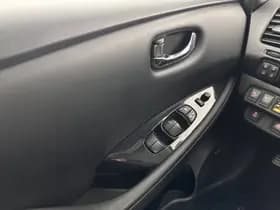 Nissan Leaf thumbnail 23