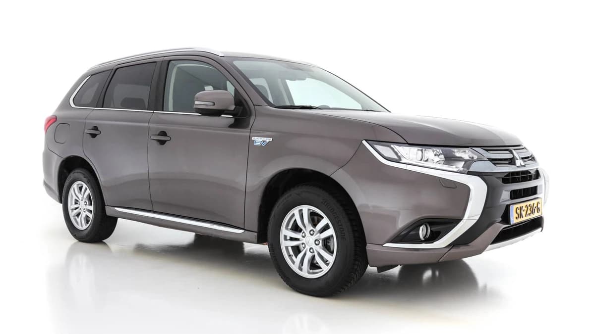 Mitsubishi Outlander — foto 1