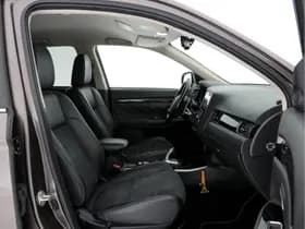 Mitsubishi Outlander thumbnail 12
