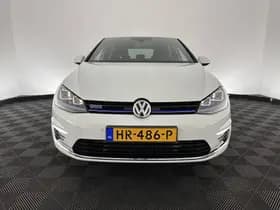 Volkswagen Golf thumbnail 2