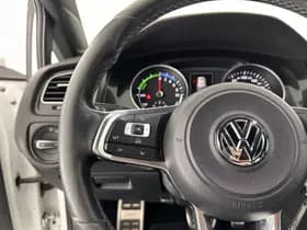 Volkswagen Golf thumbnail 18