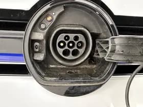 Volkswagen Golf thumbnail 23