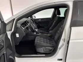 Volkswagen Golf thumbnail 8