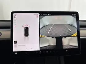 Tesla Model y thumbnail 18