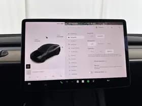 Tesla Model y thumbnail 20