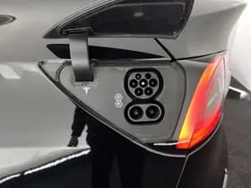 Tesla Model y thumbnail 28