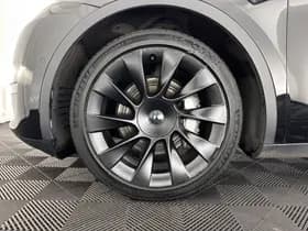 Tesla Model y thumbnail 29