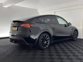 Tesla Model y thumbnail 7