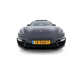 Porsche Panamera thumbnail 3