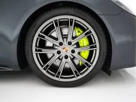 Porsche Panamera thumbnail 38