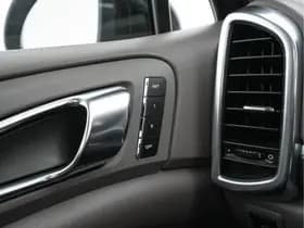 Porsche Cayenne thumbnail 23