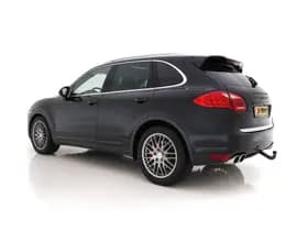 Porsche Cayenne thumbnail 5