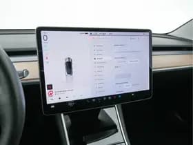 Tesla Model 3 thumbnail 16