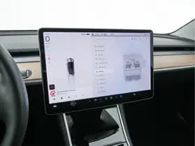 Tesla Model 3 thumbnail 17