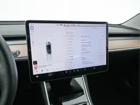 Tesla Model 3 thumbnail 18