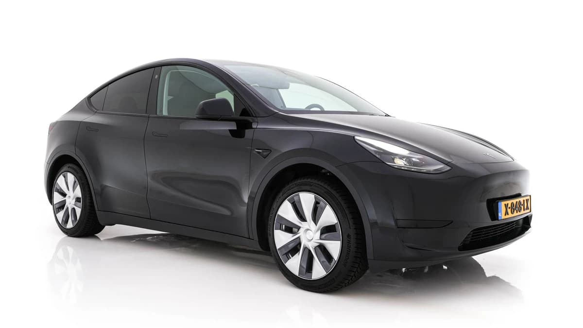 Tesla Model y — foto 1