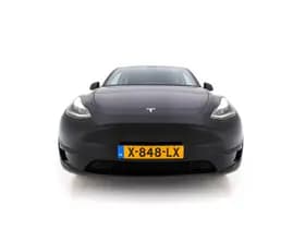 Tesla Model y thumbnail 3