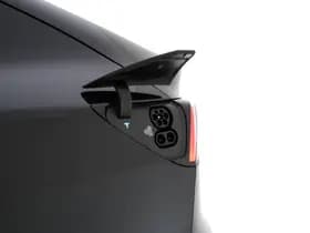 Tesla Model y thumbnail 33