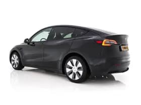 Tesla Model y thumbnail 5