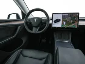 Tesla Model y thumbnail 8
