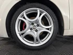 Alfa Romeo Romeo mito thumbnail 21