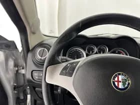 Alfa Romeo Romeo mito thumbnail 17