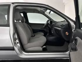 Renault Clio thumbnail 12