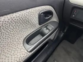 Renault Clio thumbnail 17