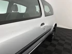 Renault Clio thumbnail 25