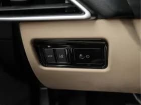 Jaguar Xe thumbnail 19