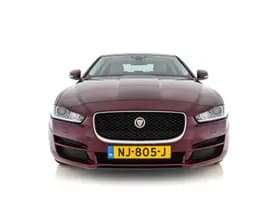 Jaguar Xe thumbnail 3