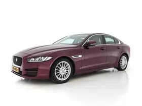 Jaguar Xe thumbnail 4
