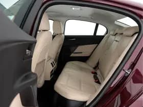 Jaguar Xe thumbnail 10