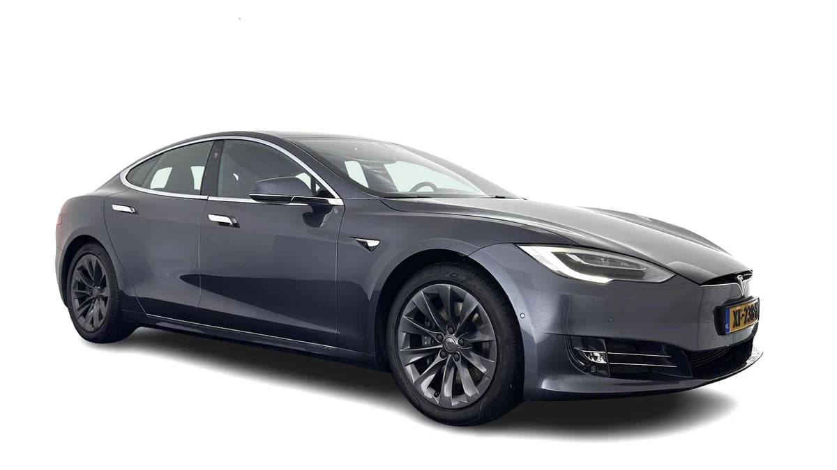 Tesla Model s — foto 1