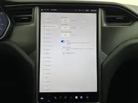 Tesla Model s thumbnail 19