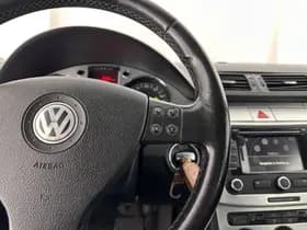 Volkswagen Passat thumbnail 16