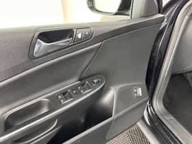 Volkswagen Passat thumbnail 21