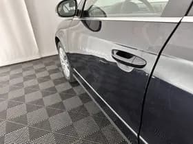 Volkswagen Passat thumbnail 30